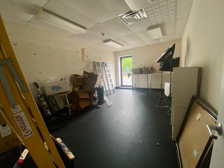 More Photos Of 26 Essex St, Andover Loft Creative Space For Lease