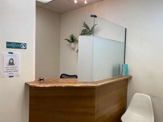 More Photos Of 2510 Main St, Santa Monica General Retail For Sale