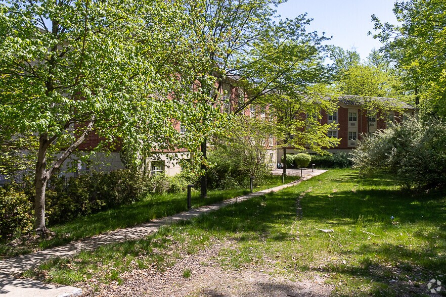 More Photos Of 728 Bunn Dr, Princeton Skilled Nursing Facility For Sale