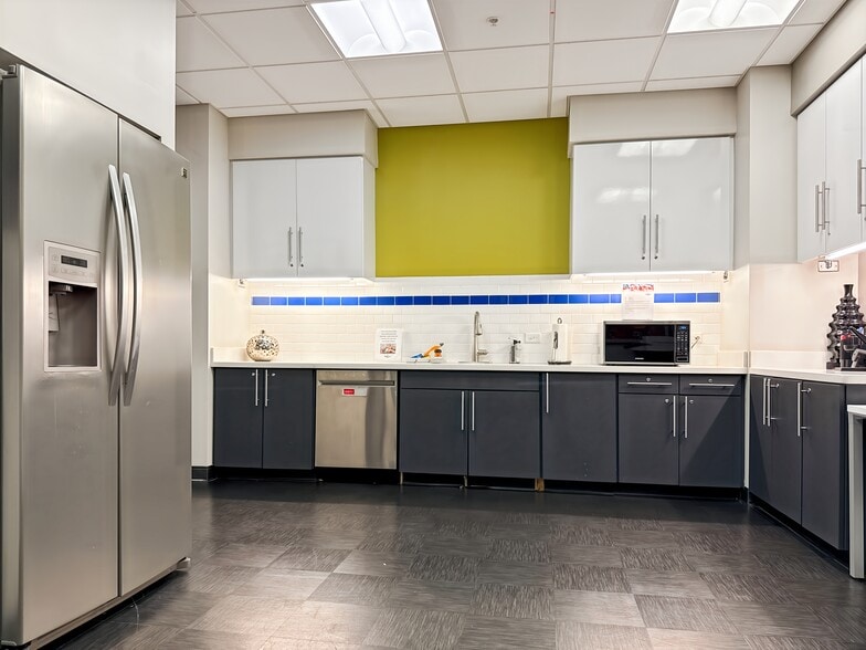 More Photos Of 10200 Forest Green Blvd, Louisville Coworking Space