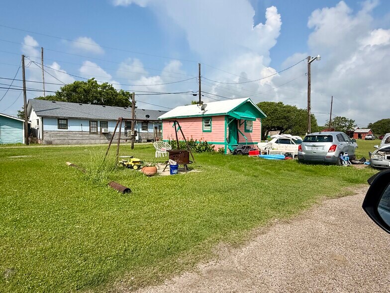 More Photos Of 1438 N State Highway 35, Aransas Pass Hotel For Sale