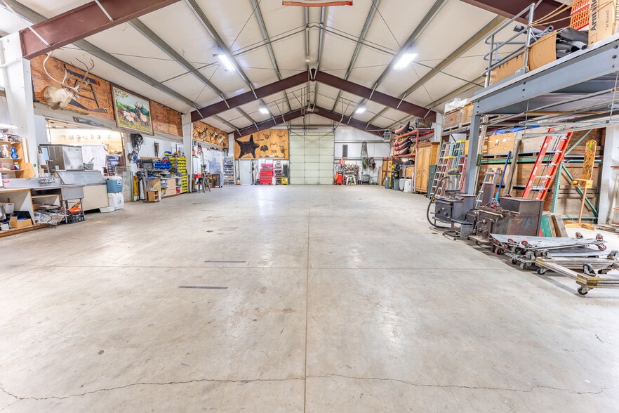 More Photos Of 30046 Federal Ln, Eugene Warehouse For Sale