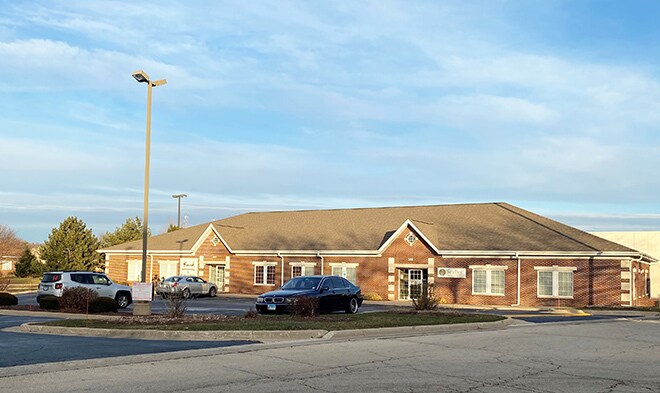 More Photos Of 185-195 Buckley Dr, Rockford Office For Lease