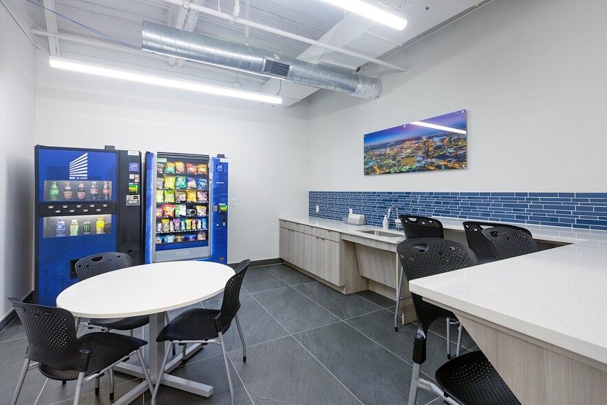 More Photos Of 106 S Saint Marys St, San Antonio Office For Lease