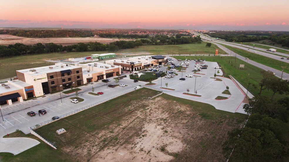 More Photos Of 210-337 Shops Blvd, Willow Park General Retail For Lease