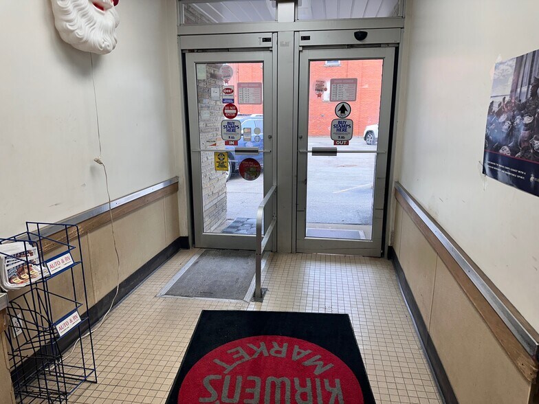 More Photos Of 104 W Madison St, Gibsonburg General Retail For Sale