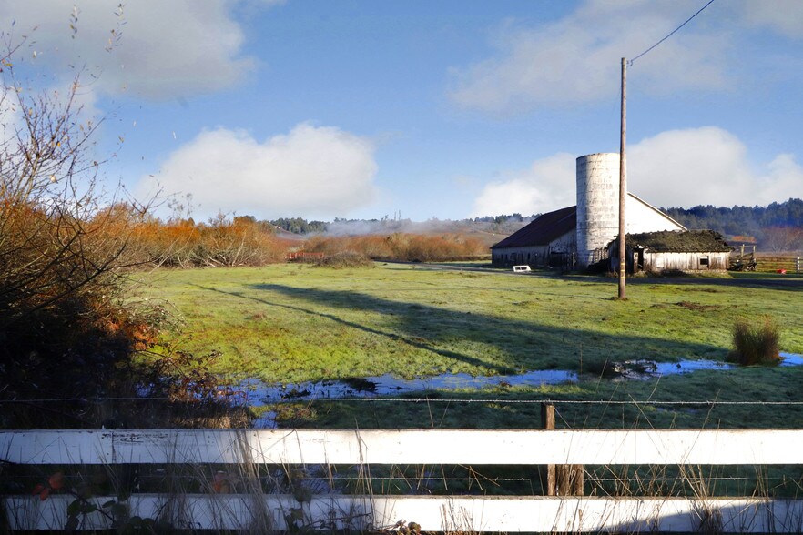 500 Bohemian Hwy, Freestone, CA 95472 Storefront Retail Residential