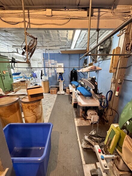 More Photos Of 177 N Allen St, Albany General Retail For Sale