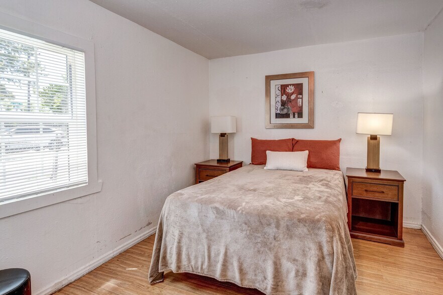 More Photos Of 701 Alamo Ave, Richmond Apartments For Sale