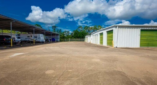 More Photos Of 2370 E Mulberry St, Angleton Self Storage For Sale