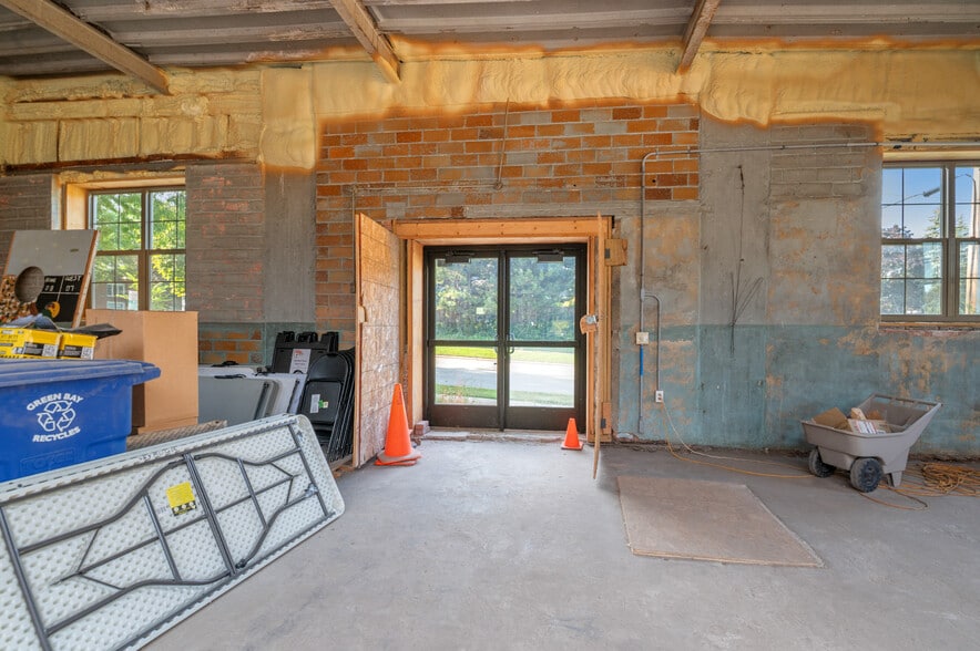 More Photos Of 815 Chicago St, Green Bay Industrial For Sale