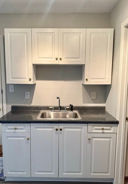 More Photos Of 2302 45th St, Galveston Office For Lease