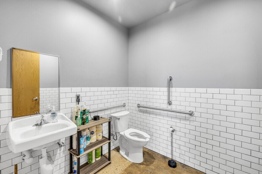 More Photos Of 201 E Hobson Ave, Sapulpa Loft Creative Space For Sale