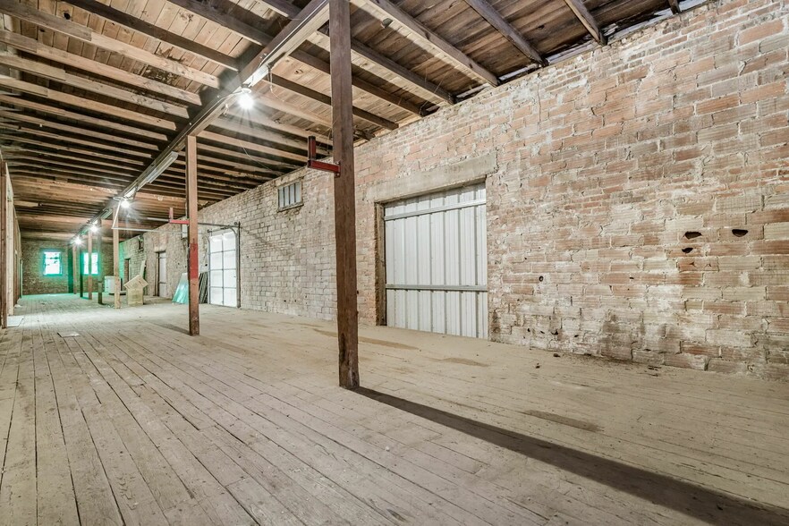 More Photos Of 904 S Grant St, Amarillo Distribution For Lease