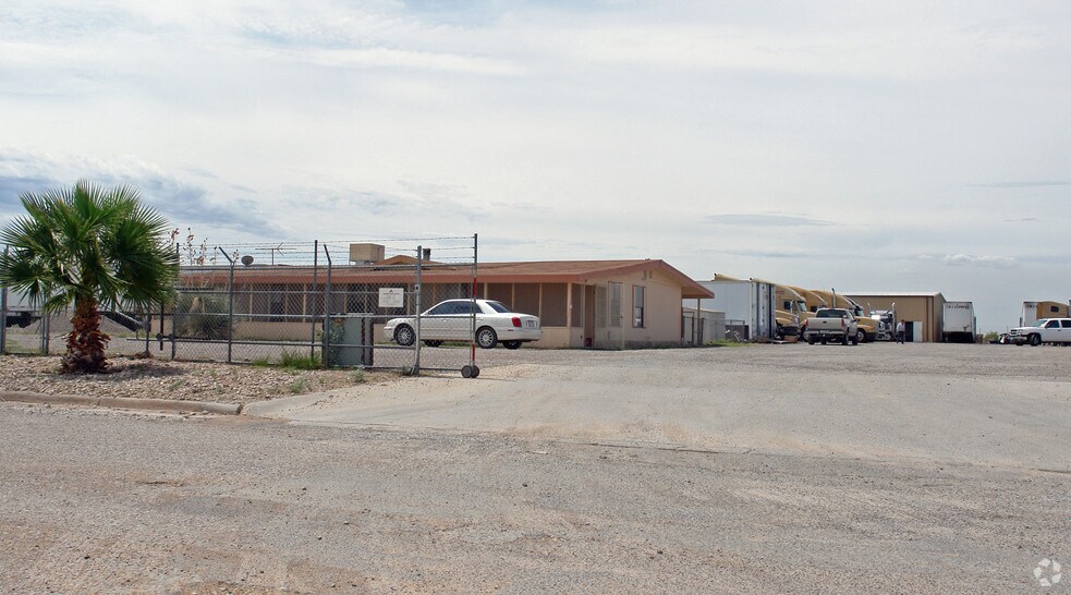 More Photos Of 12556 Weaver Rd, El Paso Light Distribution For Sale