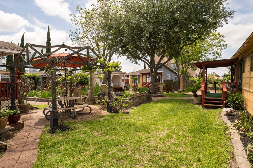 More Photos Of 706 Bradford Ave, Kemah Land For Sale