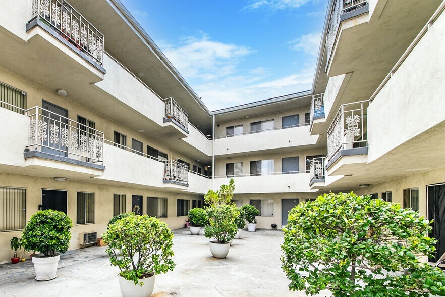 More Photos Of 130 N Alexandria Ave, Los Angeles Apartments For Sale