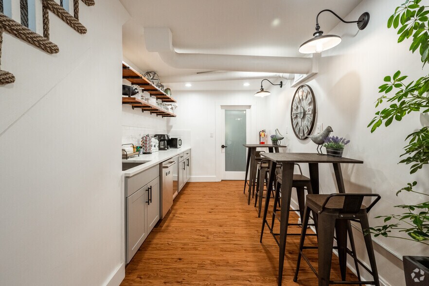 More Photos Of 1330 Logan St, Denver Office For Lease