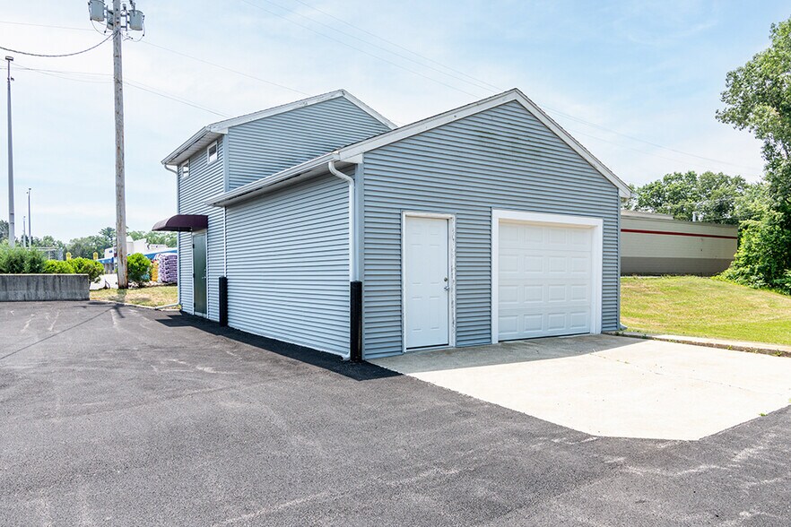 More Photos Of 6595 Post Rd, North Kingstown Fast Food For Sale