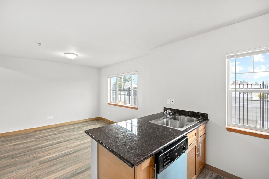 More Photos Of 901 E 72nd St, Tacoma Apartments For Sale