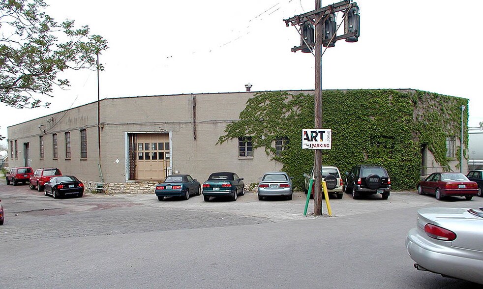 More Photos Of 200 Wyandotte St, Kansas City Storefront Retail Office For Sale