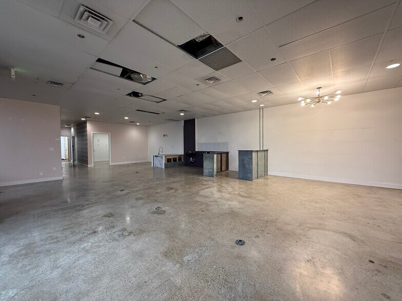 More Photos Of 920 Garland Ave, Spokane General Retail For Lease
