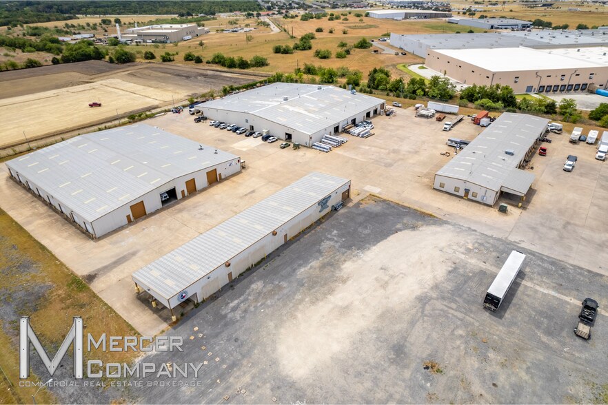 More Photos Of 225 Metro Dr, Terrell Unknown For Lease