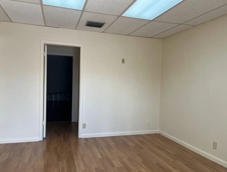 More Photos Of 6000 Georgia Ave, West Palm Beach Light Manufacturing For Lease