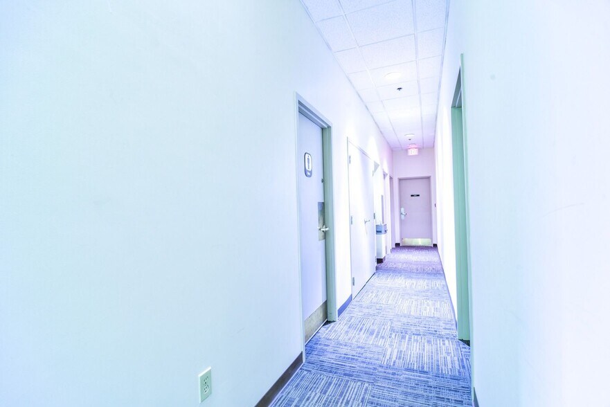 More Photos Of 1150 Cleveland St, Clearwater Office For Lease