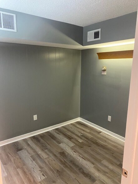 More Photos Of 2059 Huntington Ave, Alexandria Apartments For Lease