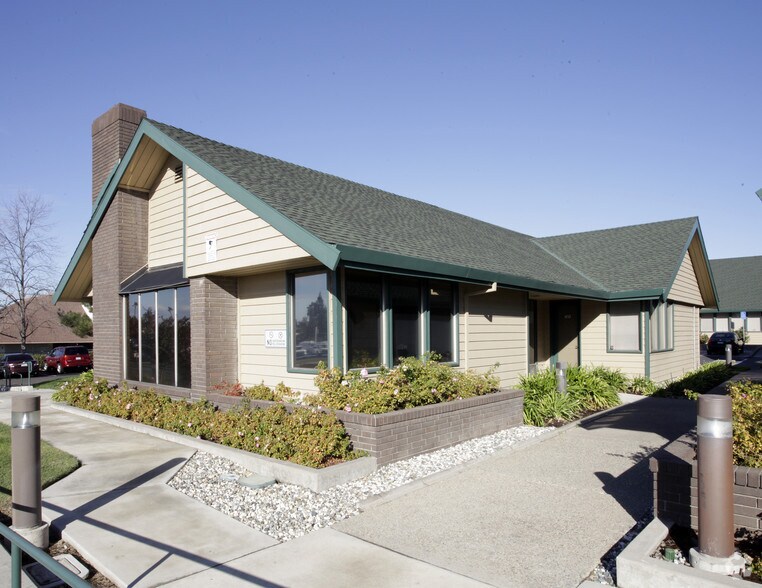 More Photos Of 4811 Chippendale Dr, Sacramento Unknown For Lease