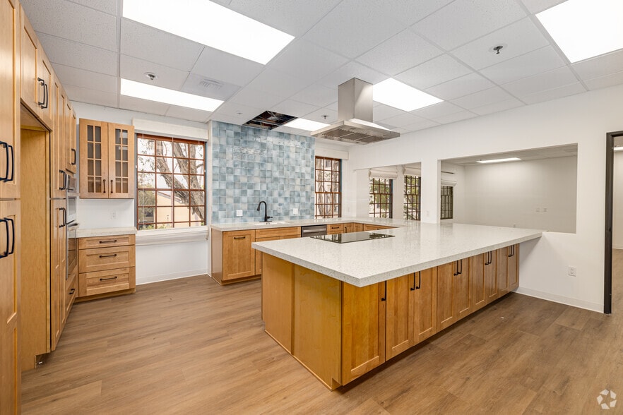More Photos Of 11770 Bernardo Plaza Ct, San Diego Medical For Sale