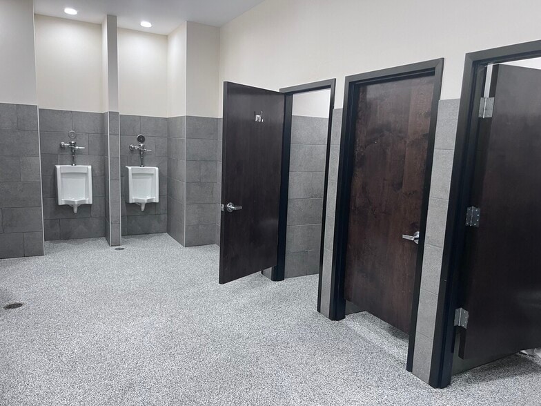 More Photos Of 32691 K99 Hwy, Alma Truck Stop For Sale