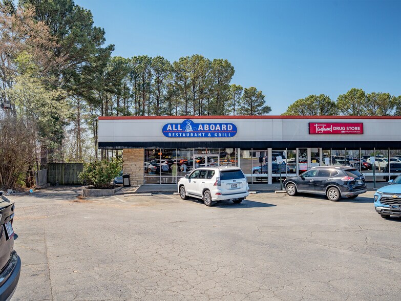 More Photos Of 6813-6831 Cantrell Rd, Little Rock Storefront For Sale