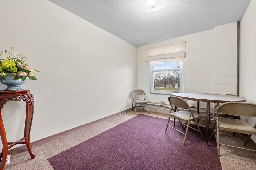 More Photos Of 8861 Botanical Ave, Caseyville Specialty For Sale