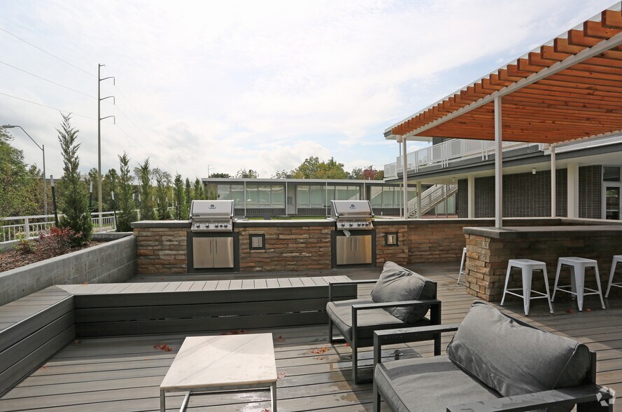 More Photos Of 5220 Troost Ave, Kansas City Apartments For Lease