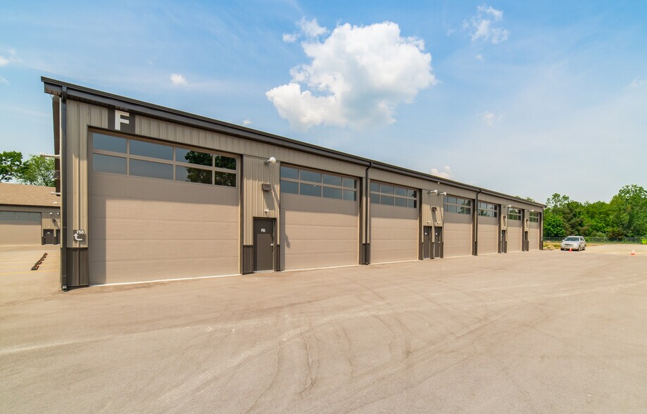 More Photos Of 1641 Balian Rd, Waterford Self Storage For Sale