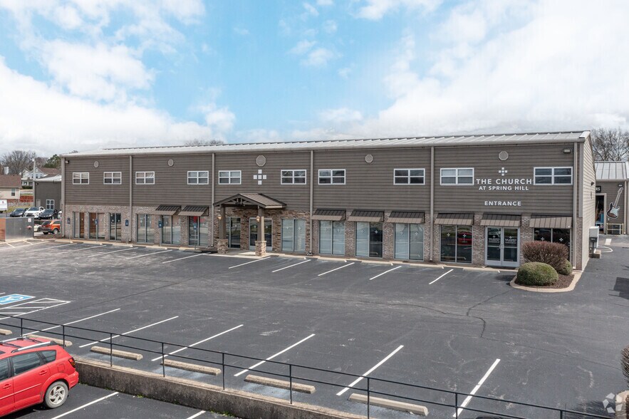 More Photos Of 4922 Port Royal Rd, Spring Hill Light Distribution For Sale