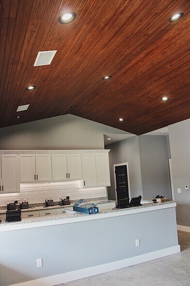 More Photos Of 202 W Main St, Gunter Medical For Sale