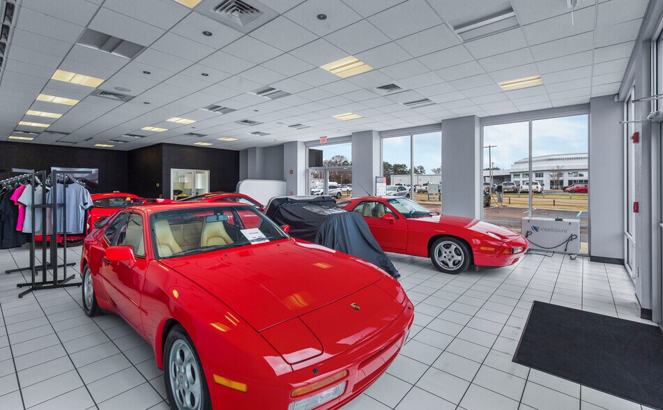 More Photos Of 5385 N I 55 St, Jackson Auto Dealership For Sale