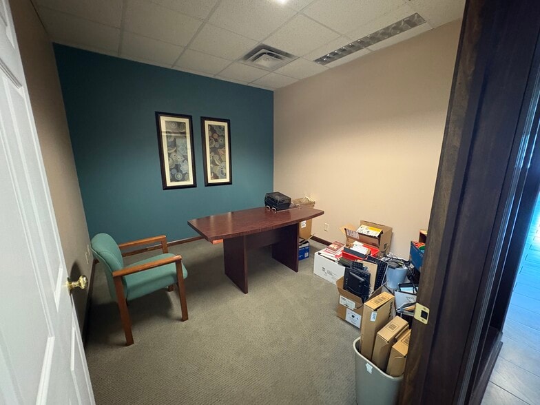 More Photos Of 1425 Sagamore Parkway N, Lafayette Office For Lease