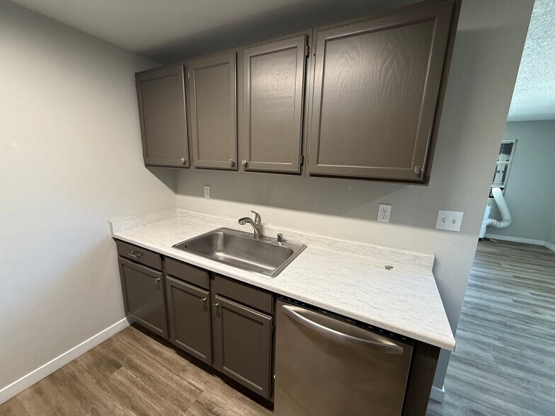 More Photos Of 80 Vine St, Reno Apartments For Sale