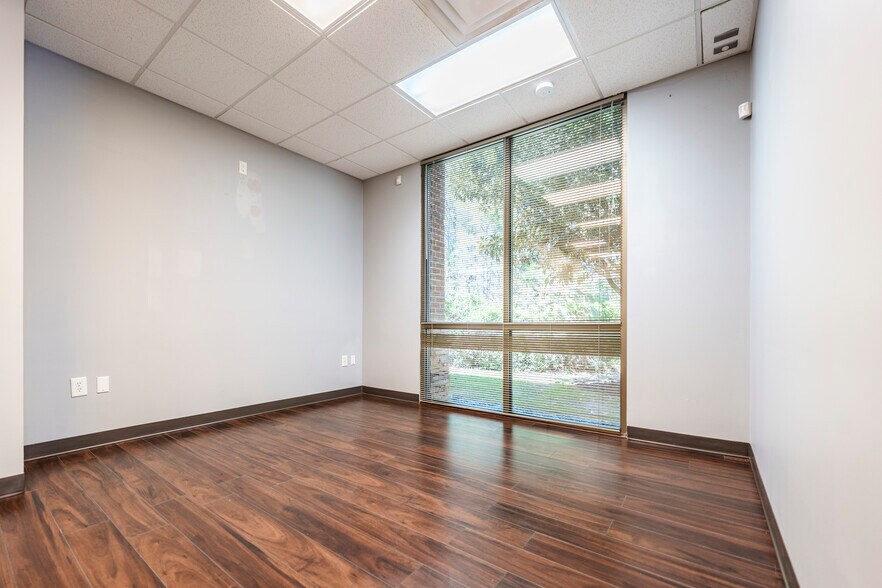 More Photos Of 4275 Johns Creek Pky, Suwanee Unknown For Lease