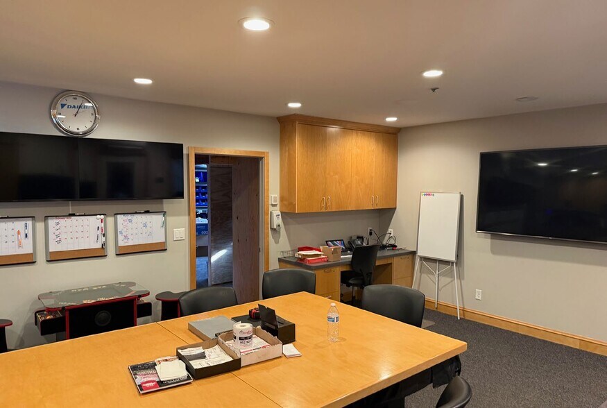 More Photos Of 6225 Cambridge St, Saint Louis Park Warehouse For Sale