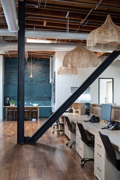 More Photos Of 3223 La Cienega Ave, Culver City Flex For Lease