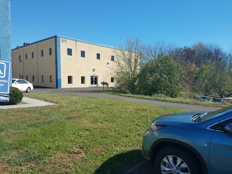 More Photos Of 271 Bethlehem Pike, Colmar Office For Lease