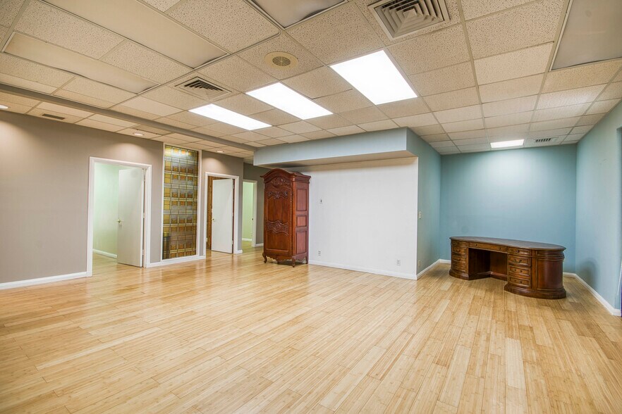 More Photos Of 11211 Prosperity Farms Rd, Palm Beach Gardens Medical For Sale