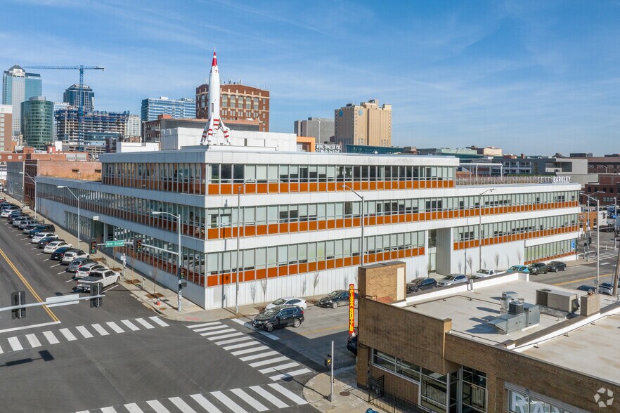 More Photos Of 1740 Main St, Kansas City Office For Lease