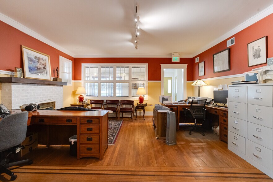 More Photos Of 407 W Pennsylvania Ave, Towson Office For Sale