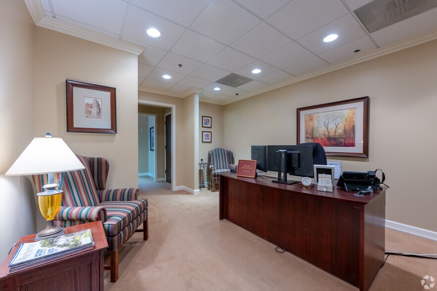 More Photos Of 33 Bloomfield Hills Pky, Bloomfield Hills Office For Lease